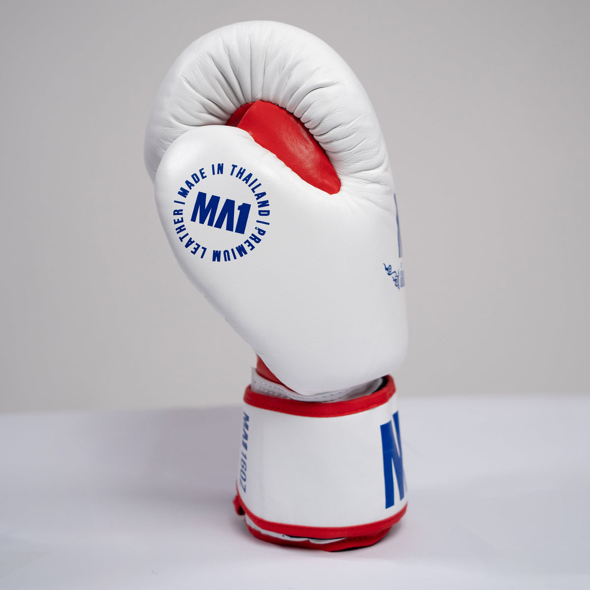MA1 Thai Made Tri-Colour Leather Boxing Gloves - product photo 3