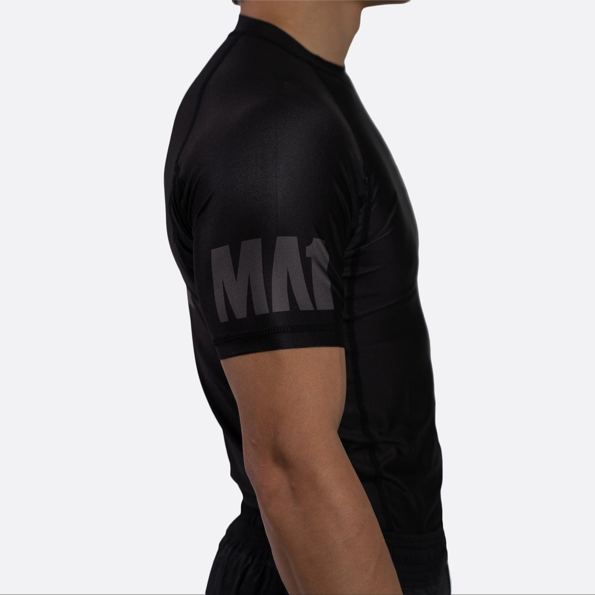 MA1 Short Sleeve Rash Guard - Gradient Black - product photo 3