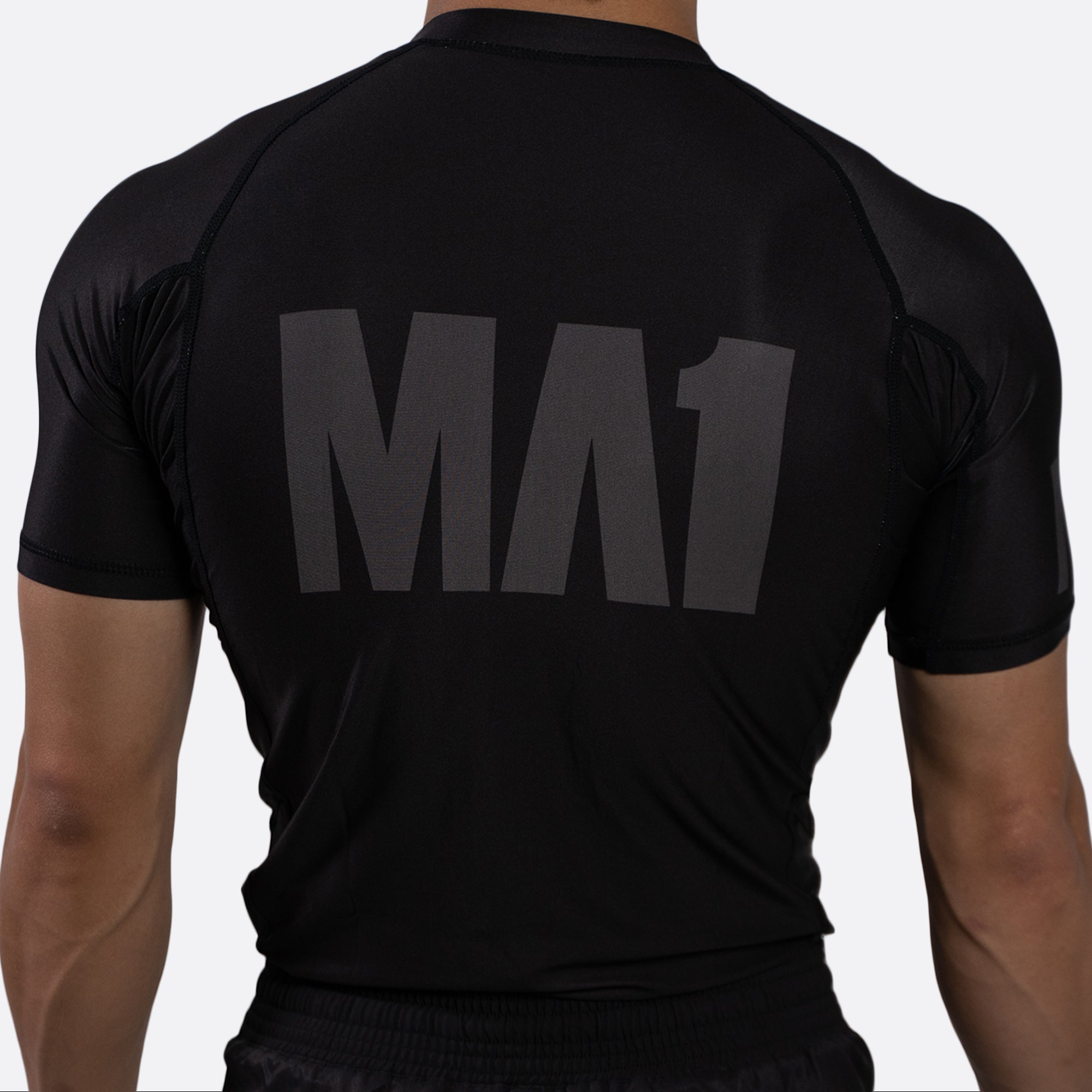 MA1 Short Sleeve Rash Guard - Gradient Black