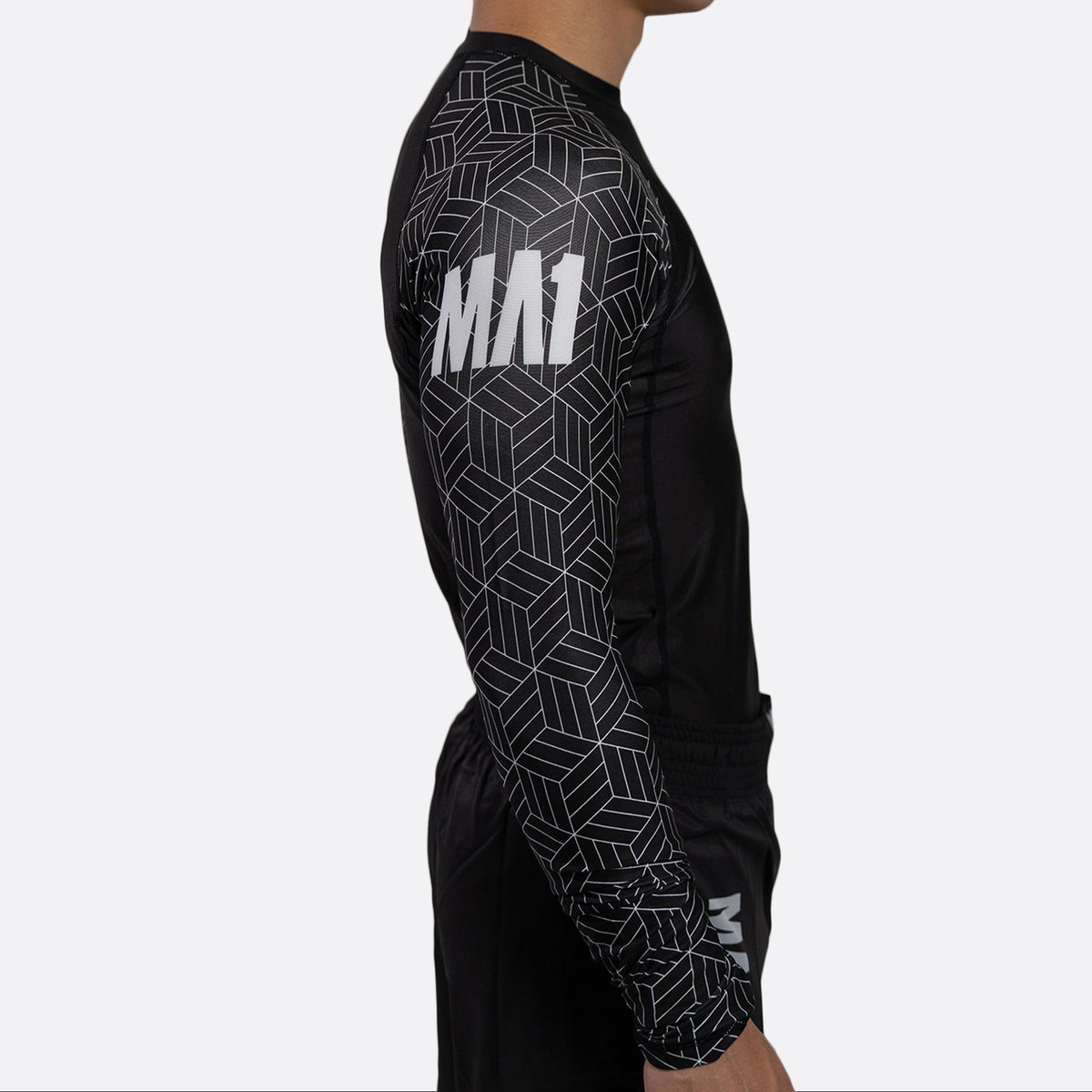 MA1 Long Sleeve Rash Guard - Wagara Black - product photo 3